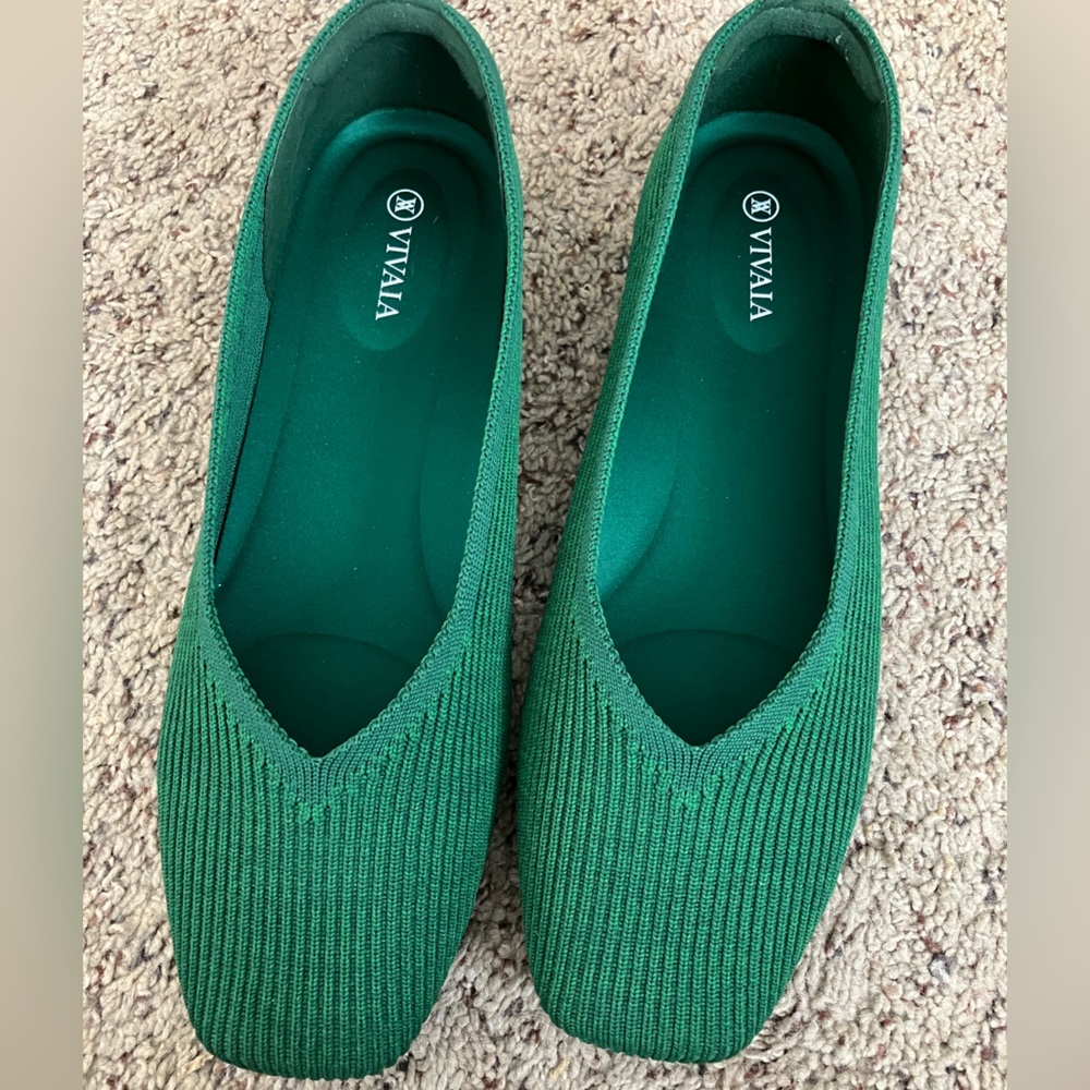 Vivaia Square-Toe Flats (Margot 2.0) Forest Green - size 10 (EU 41.5)